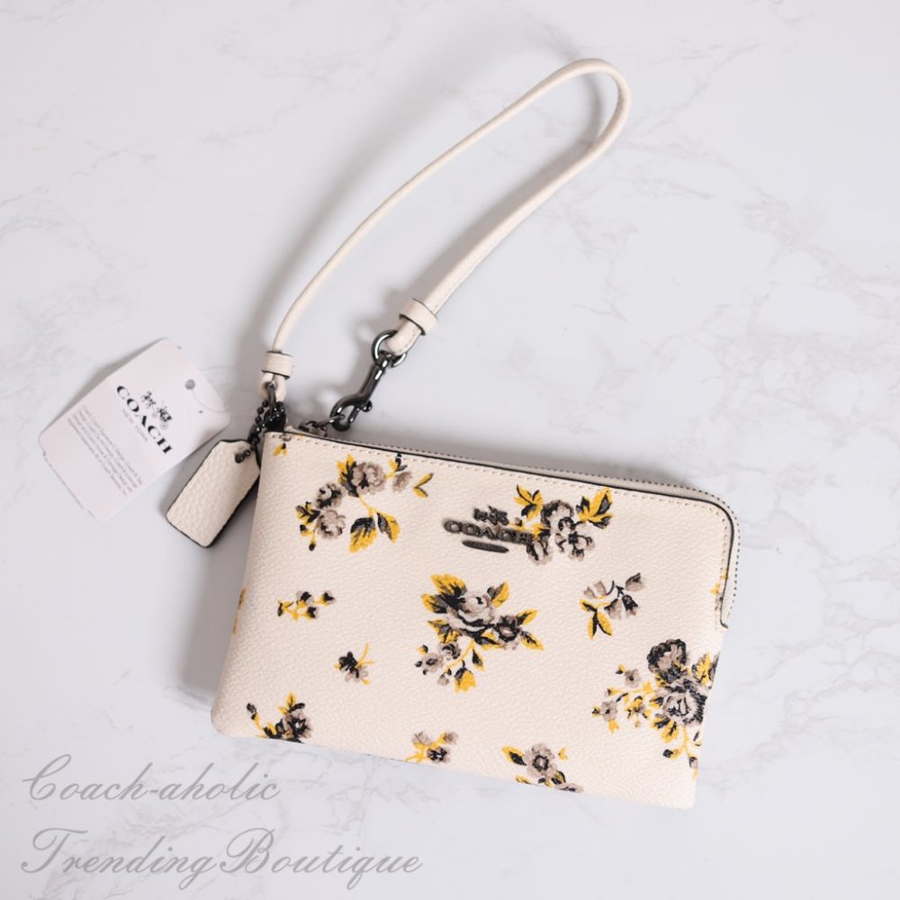 NWT Coach 59389 Small Wristlet with Prairie Print